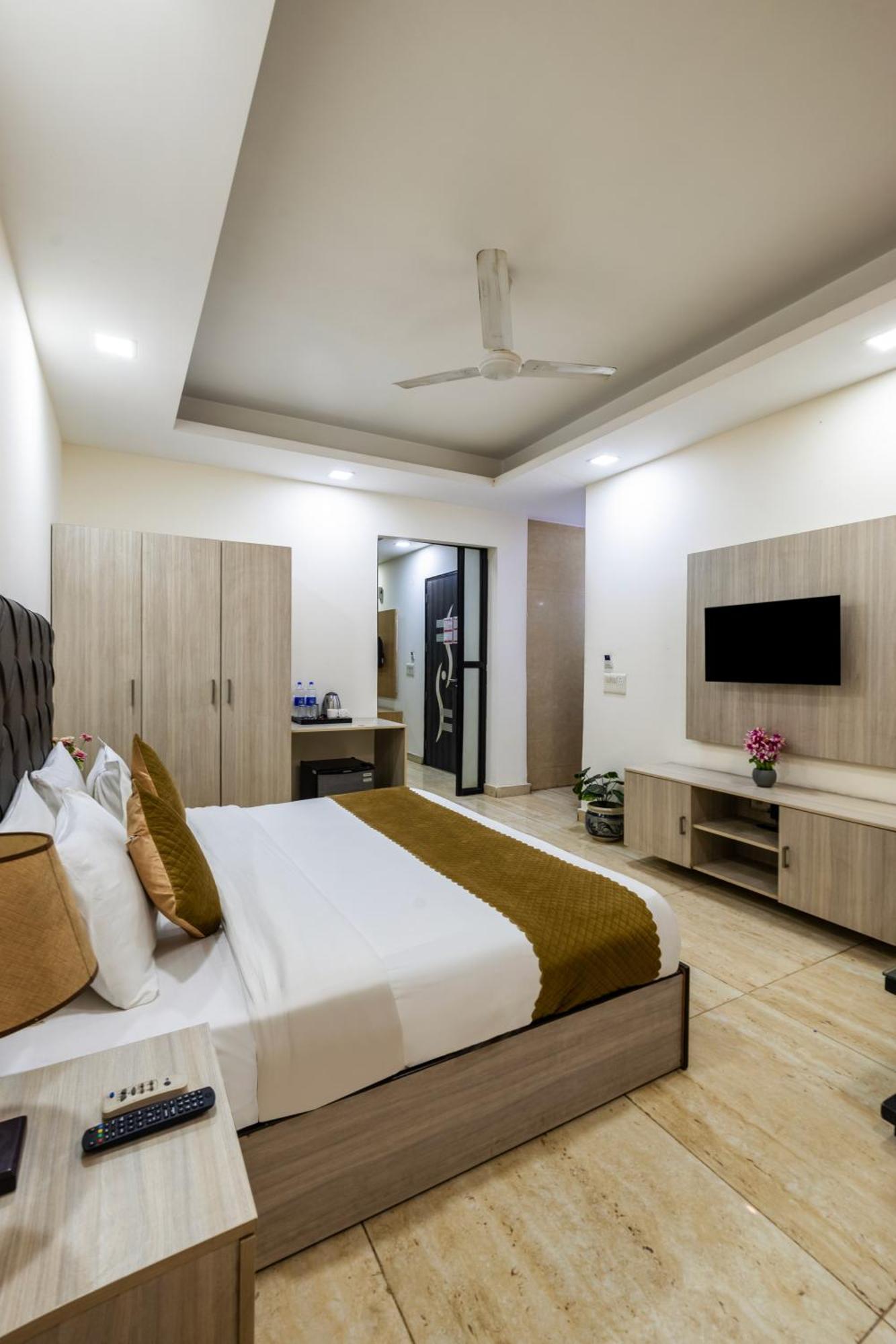 Kabul Hotel By Nexhub Palace - Medanta Gurgaon Exterior foto
